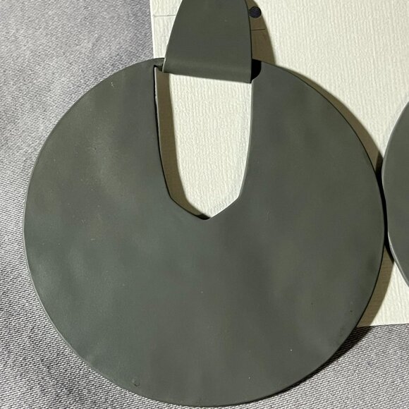 KENDRA SCOTT Diane Grey Matte Statement Earrings Hammered Metal-Retired - Picture 4 of 8